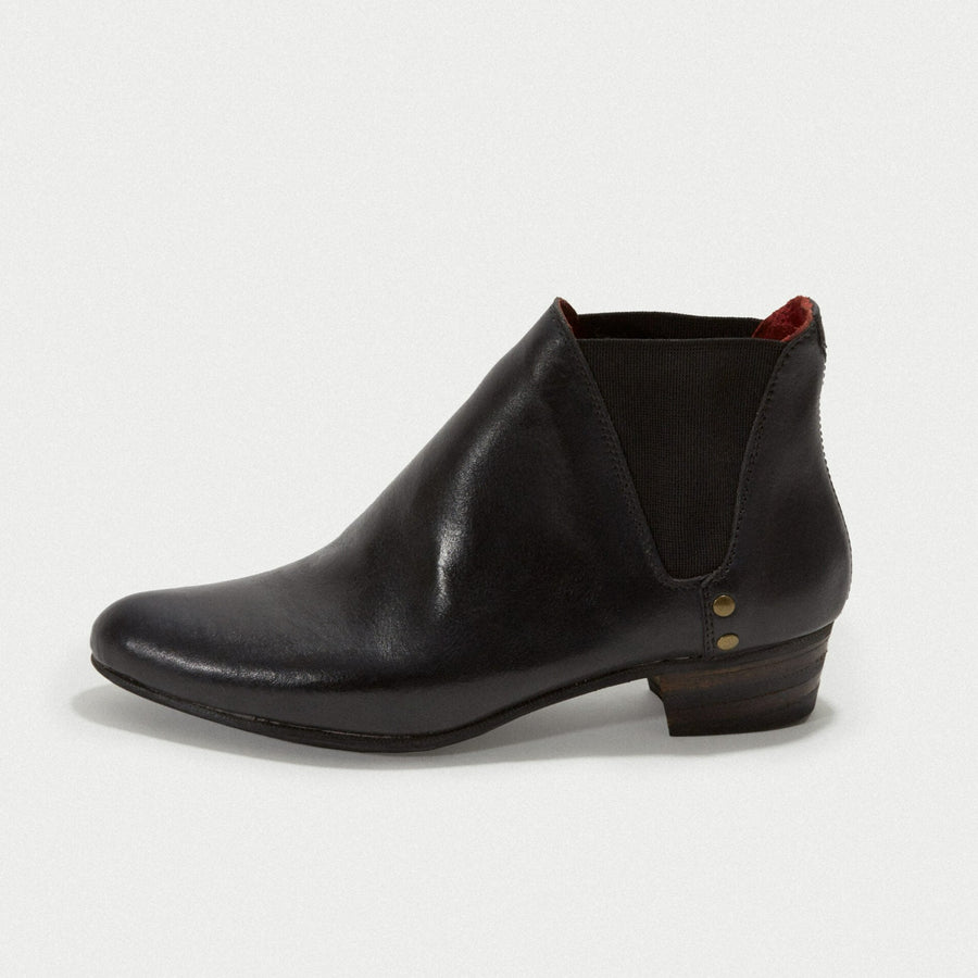 Caboclo_53_Gracia_Black_179,90EUR_L